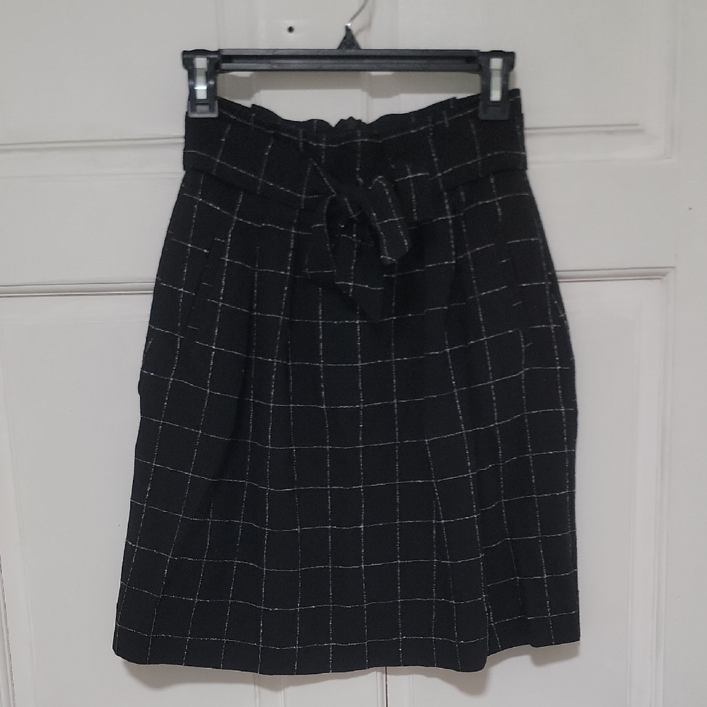 Like New H&M Black White Line Checkered Grid Pencil Skirt With Pockets Bow Front